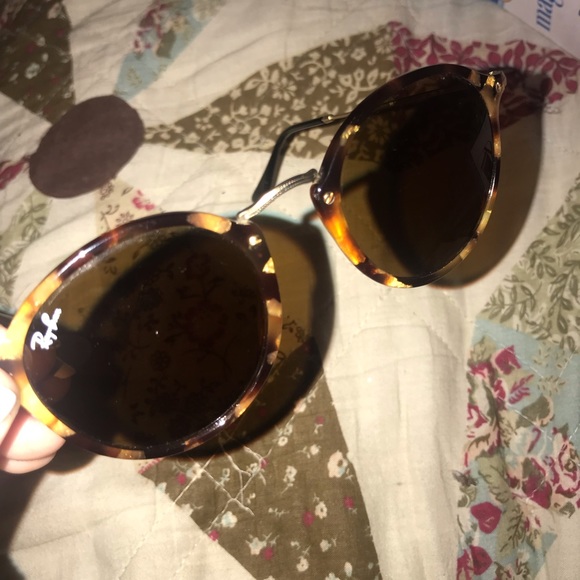 Ray-Ban Round Flec Women’s Sunglasses main image 4